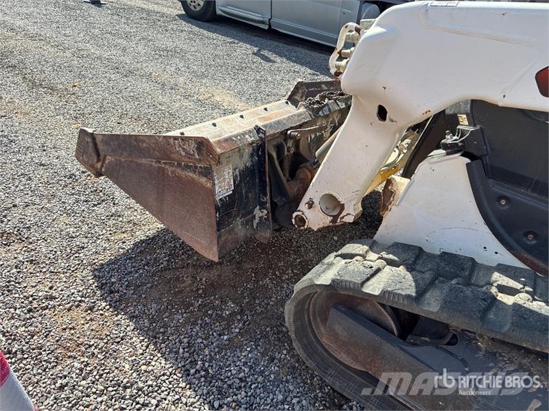 Bobcat T62 Compact Track Loader Мини-погрузчики