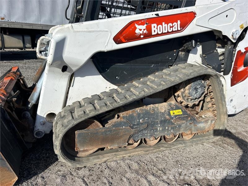 Bobcat T62 Compact Track Loader لوادر انزلاقية التوجيه