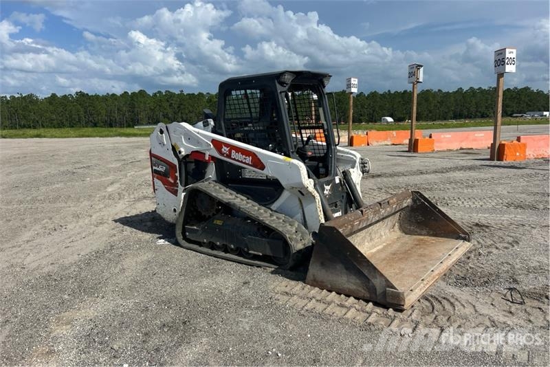 Bobcat T62 Compact Track Loader Skid steer mini nakladalci