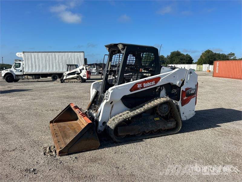 Bobcat T62 Compact Track Loader لوادر انزلاقية التوجيه