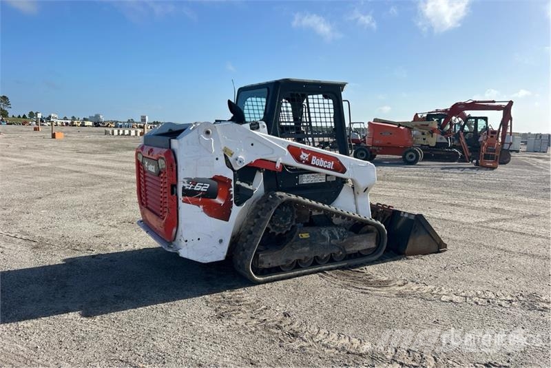 Bobcat T62 Compact Track Loader لوادر انزلاقية التوجيه