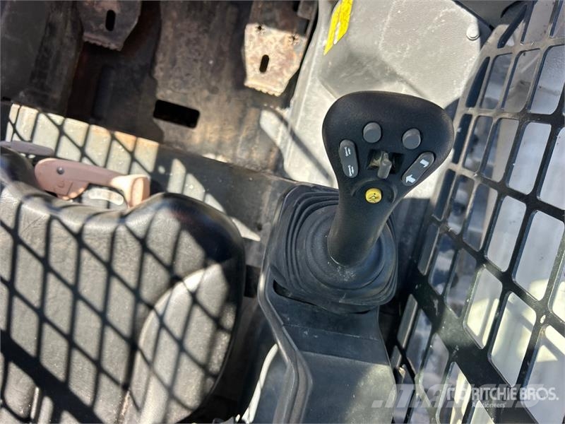 Bobcat T62 Compact Track Loader 滑移轉向裝載機
