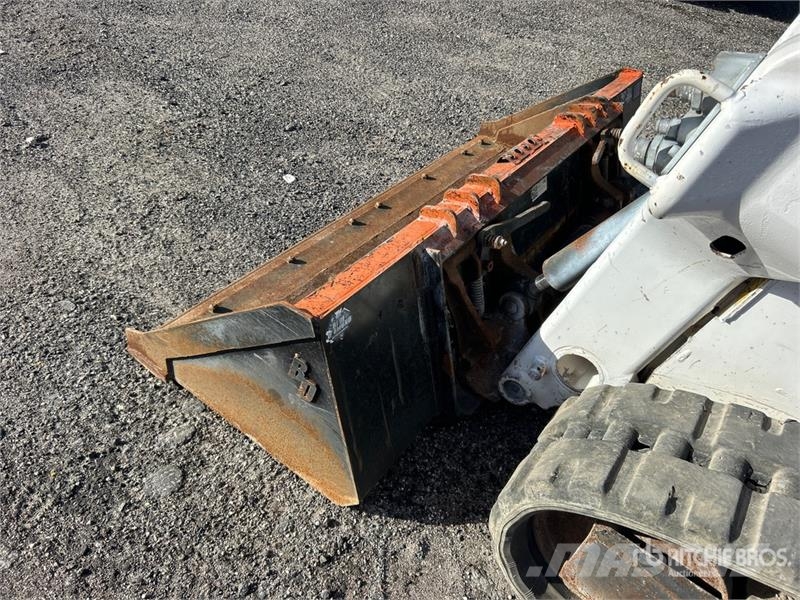 Bobcat T62 Compact Track Loader لوادر انزلاقية التوجيه