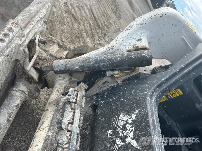 Bobcat T62 Compact Track Loader Skid steer loaders