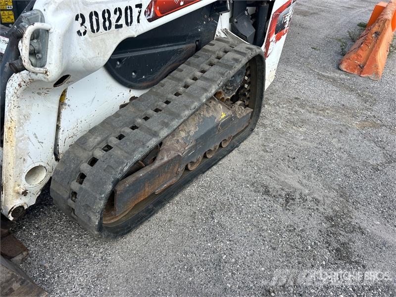 Bobcat T62 Compact Track Loader Skid steer loaders