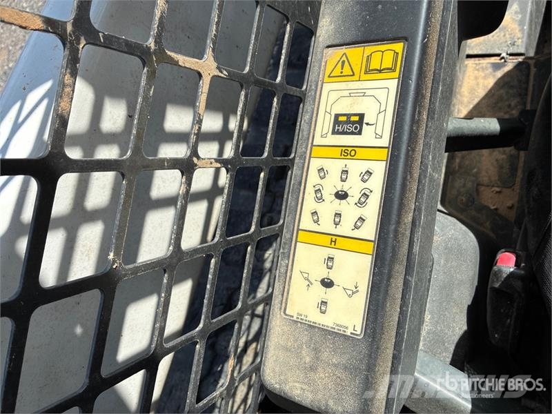 Bobcat T62 Compact Track Loader Мини-погрузчики
