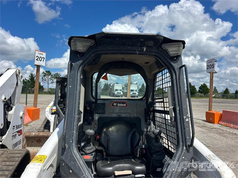 Bobcat T62 Compact Track Loader Skid steer loaders