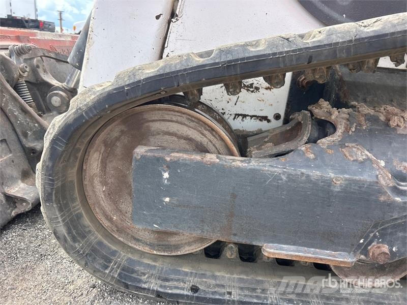 Bobcat T62 Compact Track Loader Мини-погрузчики
