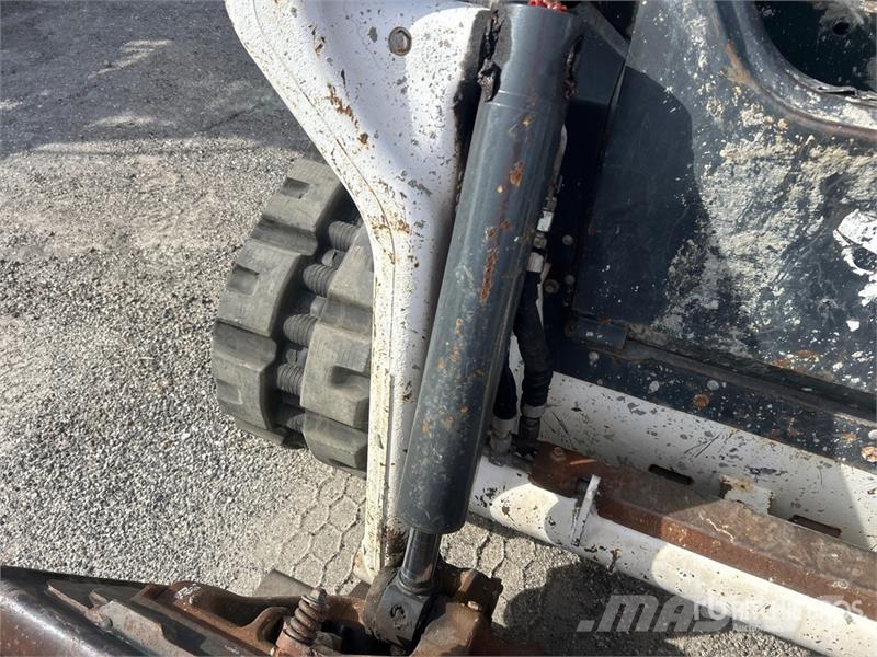 Bobcat T62 Compact Track Loader Skid steer mini nakladalci