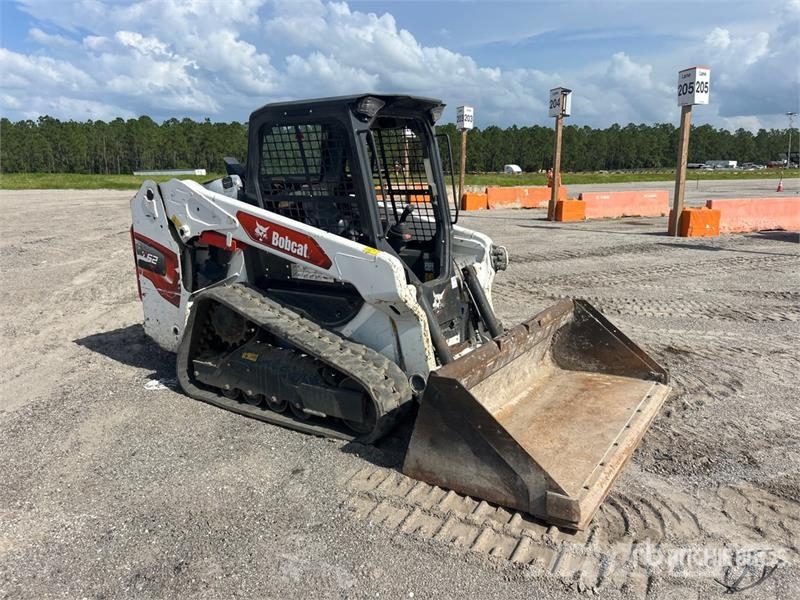 Bobcat T62 Compact Track Loader Skid steer loaders