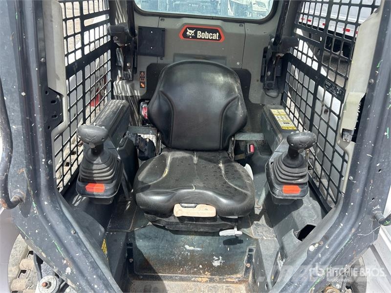 Bobcat T62 Compact Track Loader Мини-погрузчики