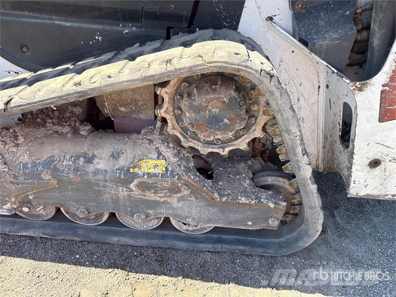 Bobcat T62 Compact Track Loader Skid steer mini nakladalci