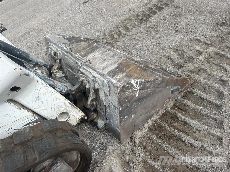 Bobcat T62 Compact Track Loader Skid steer loaders