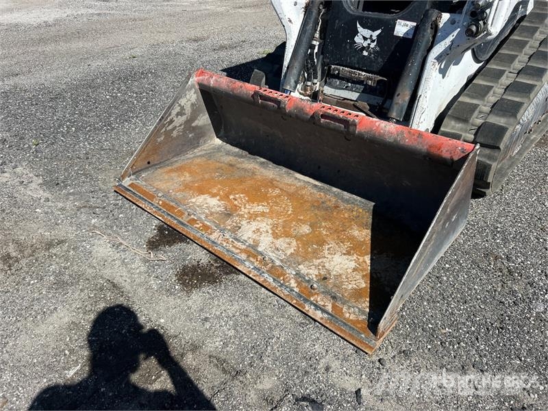 Bobcat T62 Compact Track Loader 滑移轉向裝載機