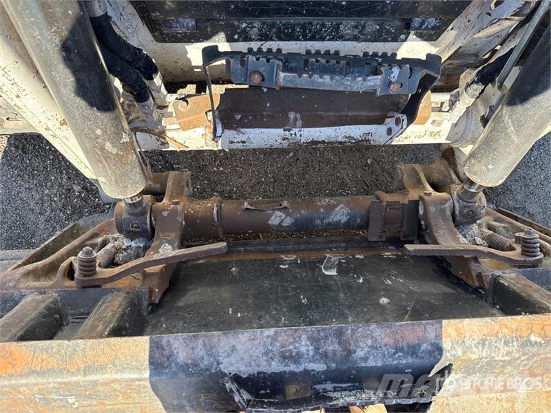 Bobcat T62 Compact Track Loader Skid steer mini nakladalci