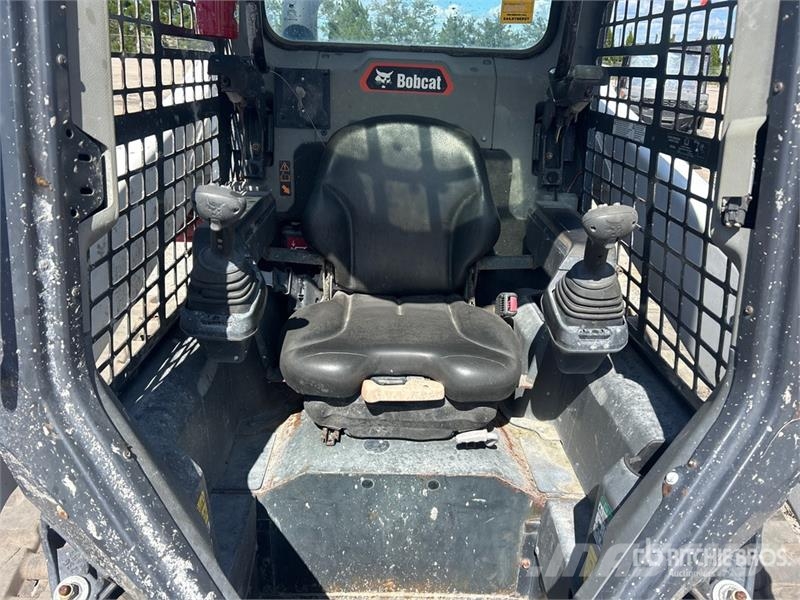 Bobcat T62 Compact Track Loader Skid steer loaders