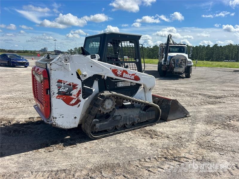 Bobcat T62 Compact Track Loader 滑移轉向裝載機