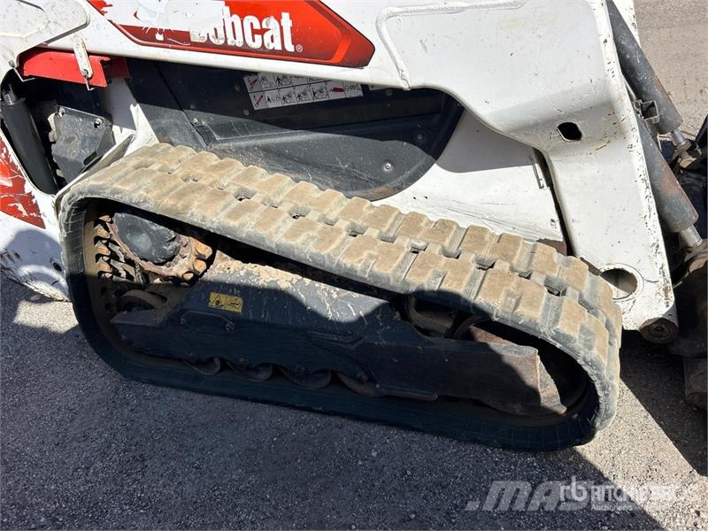 Bobcat T62 Compact Track Loader Мини-погрузчики