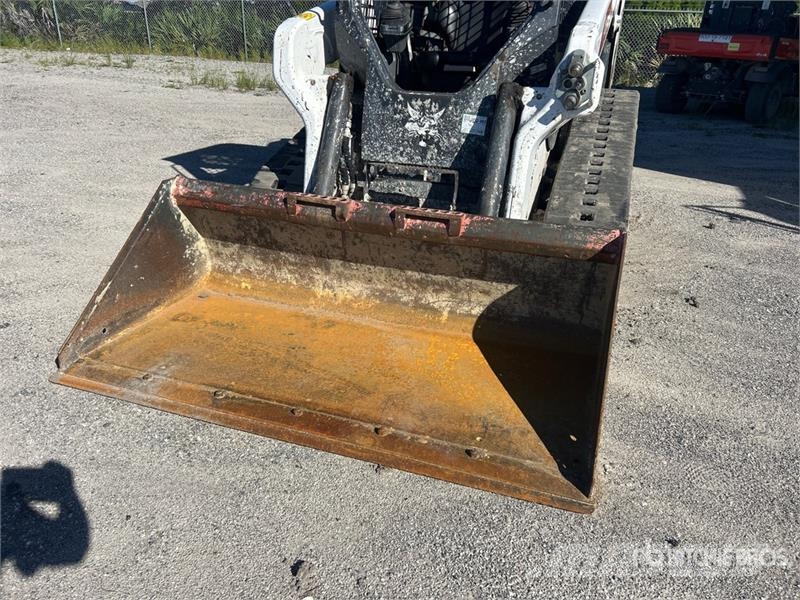Bobcat T62 Compact Track Loader لوادر انزلاقية التوجيه