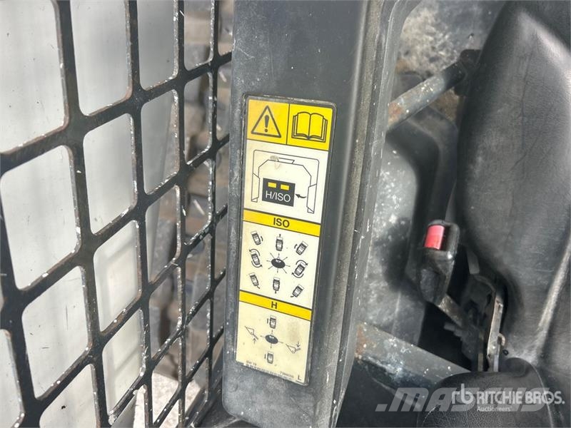 Bobcat T62 Compact Track Loader Skid steer loaders