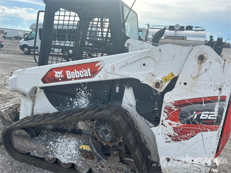 Bobcat T62 Compact Track Loader Skid steer loaders