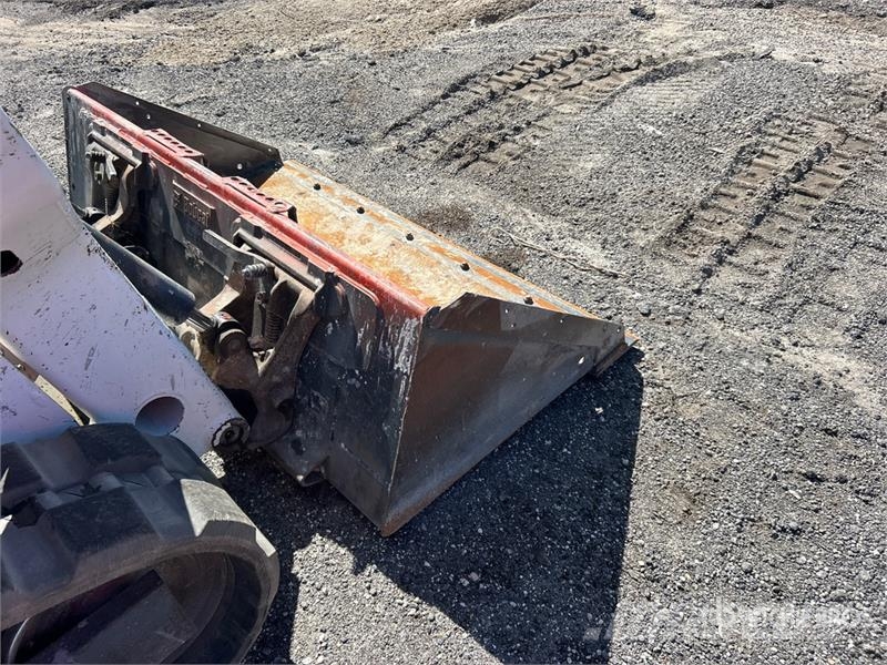 Bobcat T62 Compact Track Loader 滑移轉向裝載機