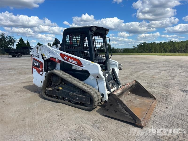 Bobcat T62 Compact Track Loader Skid steer loaders