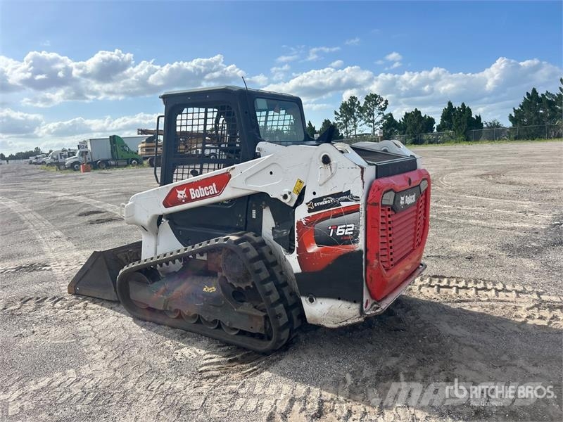 Bobcat T62 Compact Track Loader Skid steer loaders