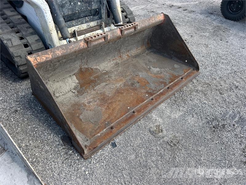 Bobcat T62 Compact Track Loader Skid steer loaders