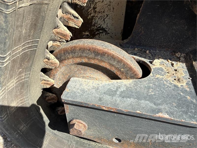 Bobcat T62 Compact Track Loader Мини-погрузчики