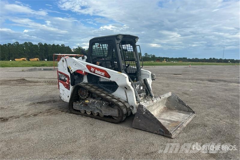 Bobcat T62 Compact Track Loader Skid steer loaders