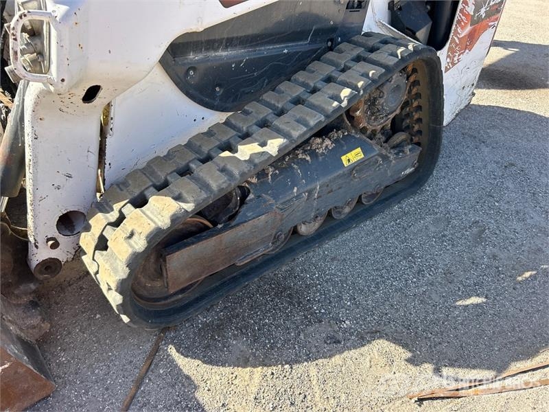 Bobcat T62 Compact Track Loader Мини-погрузчики