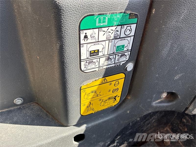 Bobcat T62 Compact Track Loader Мини-погрузчики