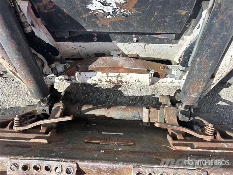Bobcat T62 Compact Track Loader Skid steer mini nakladalci