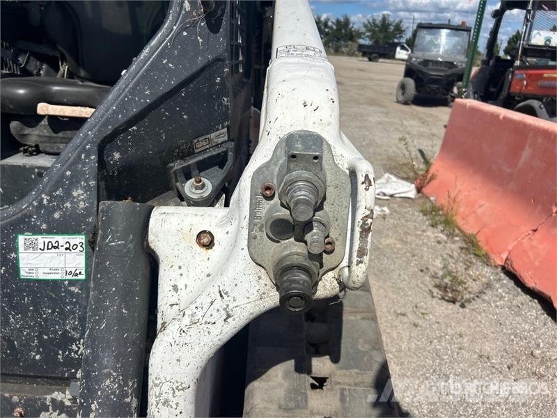 Bobcat T62 Compact Track Loader Skid steer loaders