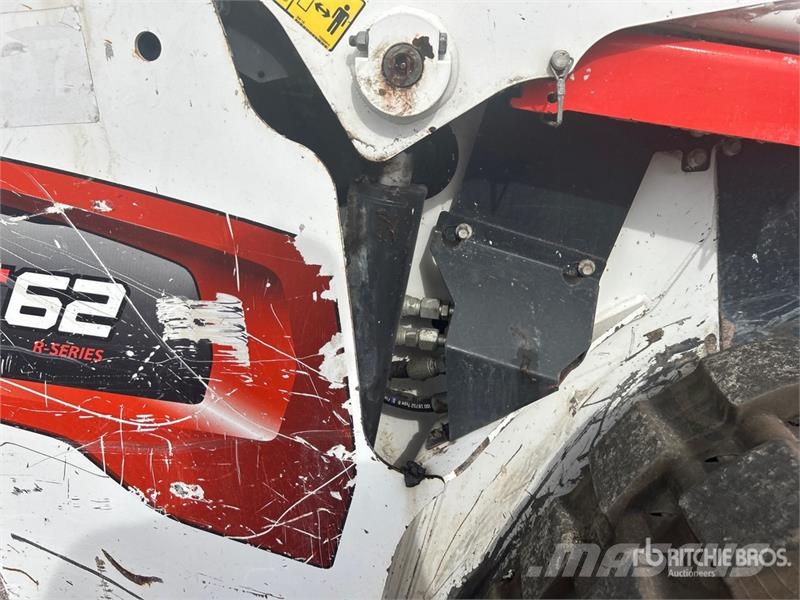 Bobcat T62 Compact Track Loader Skid steer loaders