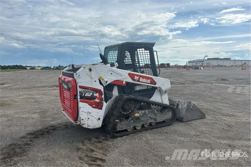Bobcat T62 Compact Track Loader Skid steer loaders