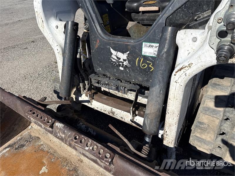 Bobcat T62 Compact Track Loader Mini Pale Gommate