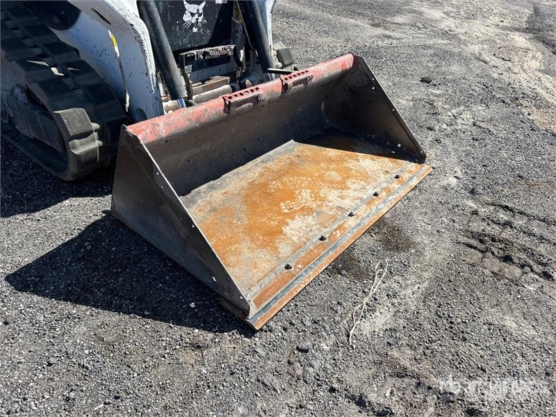 Bobcat T62 Compact Track Loader 滑移轉向裝載機