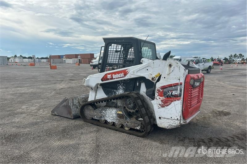 Bobcat T62 Compact Track Loader Skid steer loaders