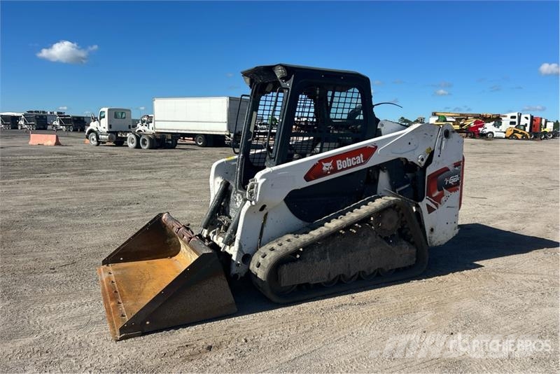 Bobcat T62 Compact Track Loader لوادر انزلاقية التوجيه