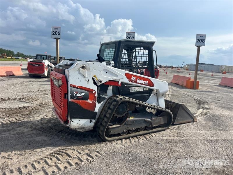 Bobcat T62 Compact Track Loader Skid steer loaders