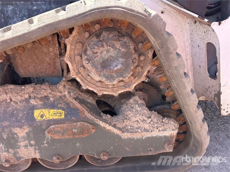 Bobcat T62 Compact Track Loader Skid steer loaders