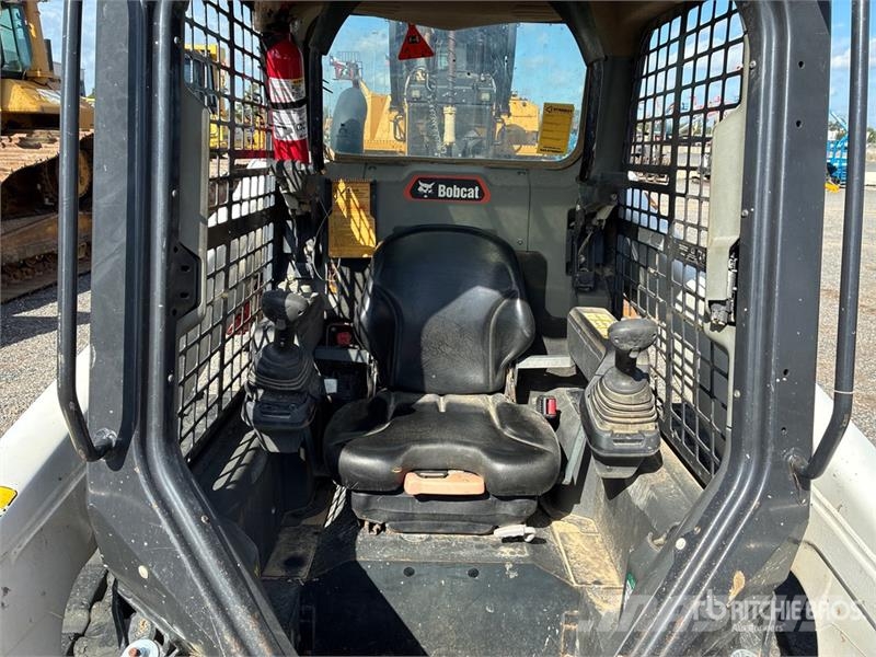 Bobcat T62 Compact Track Loader Мини-погрузчики