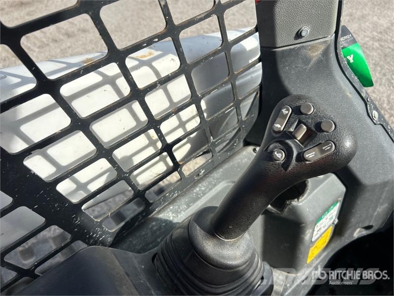 Bobcat T62 Compact Track Loader Skid steer mini nakladalci