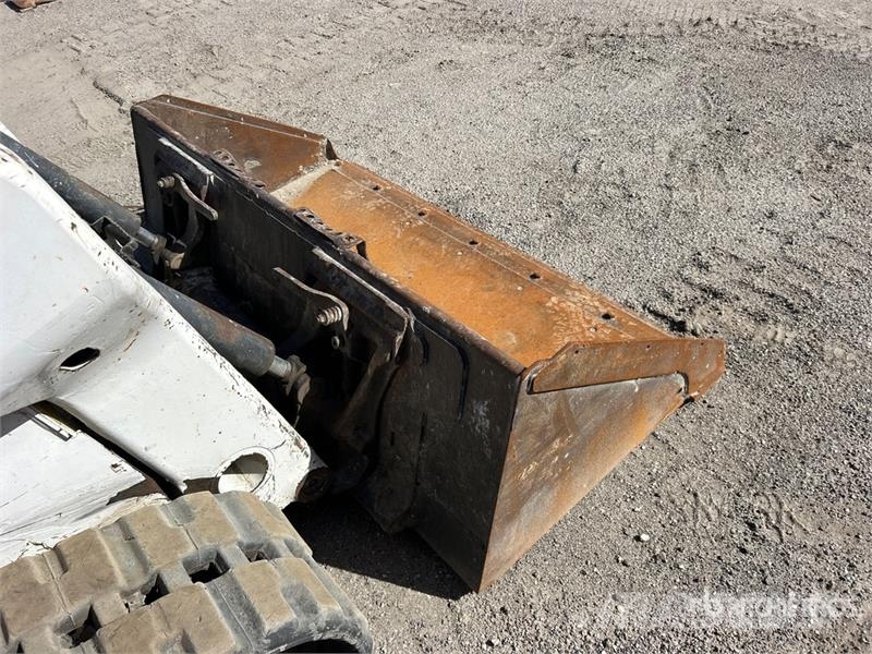 Bobcat T62 Compact Track Loader Мини-погрузчики