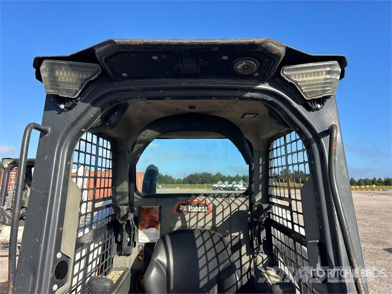 Bobcat T62 Compact Track Loader لوادر انزلاقية التوجيه