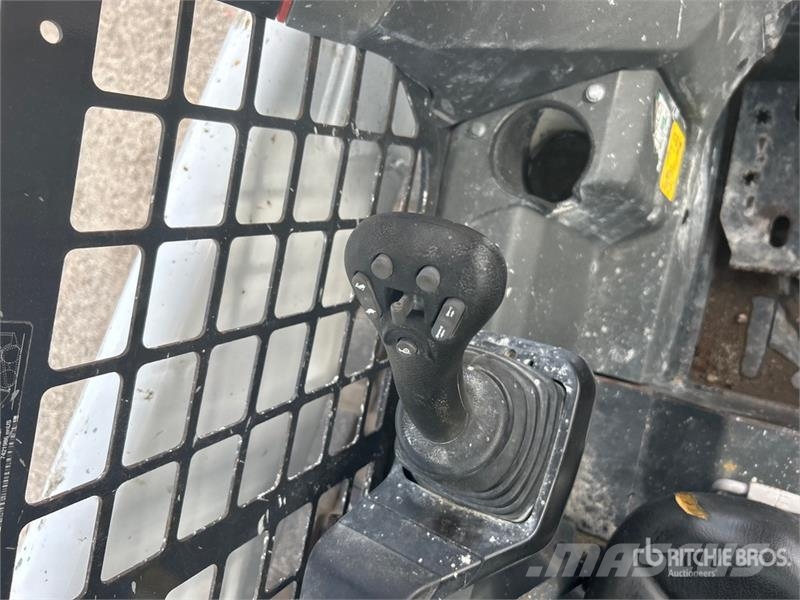 Bobcat T62 Compact Track Loader Skid steer loaders