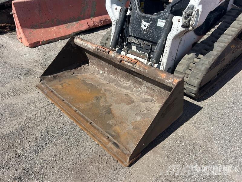 Bobcat T62 Compact Track Loader Skid steer loaders