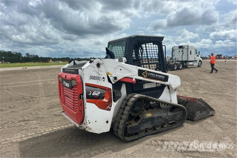 Bobcat T62 Compact Track Loader Мини-погрузчики